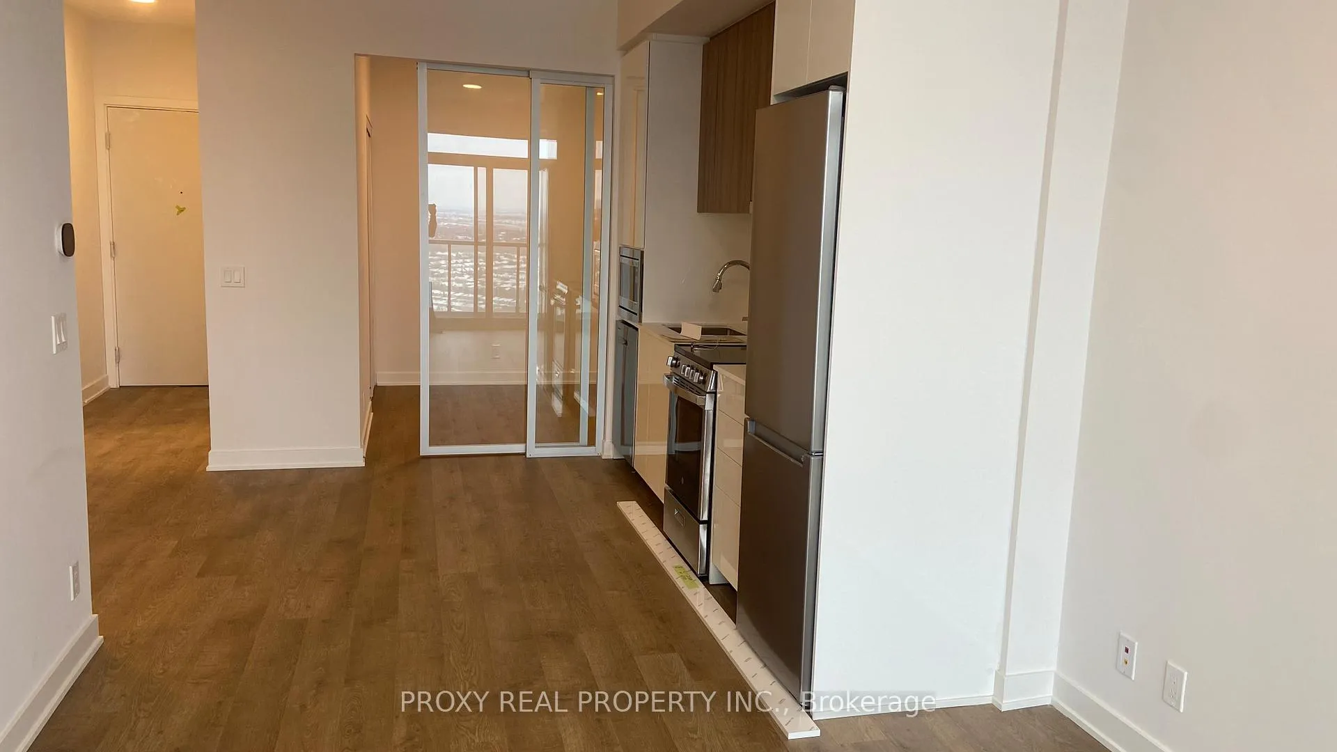 Photo 7 of Unit 2410, 50 Upper Mall Way, Vaughan, Brownridge — HOMEH