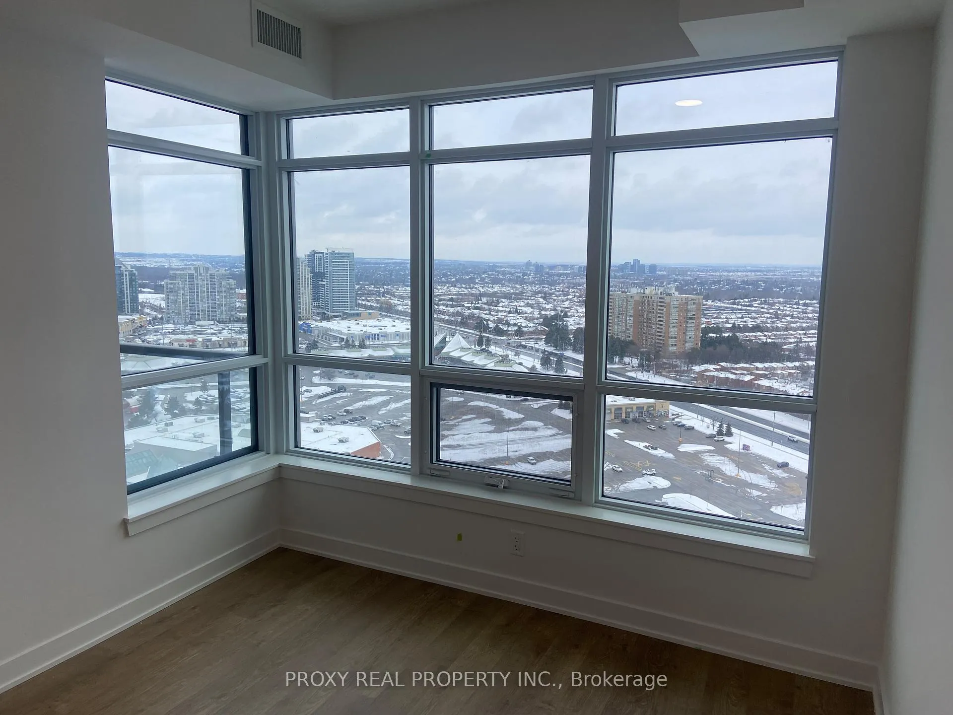 Photo 9 of Unit 2410, 50 Upper Mall Way, Vaughan, Brownridge — HOMEH