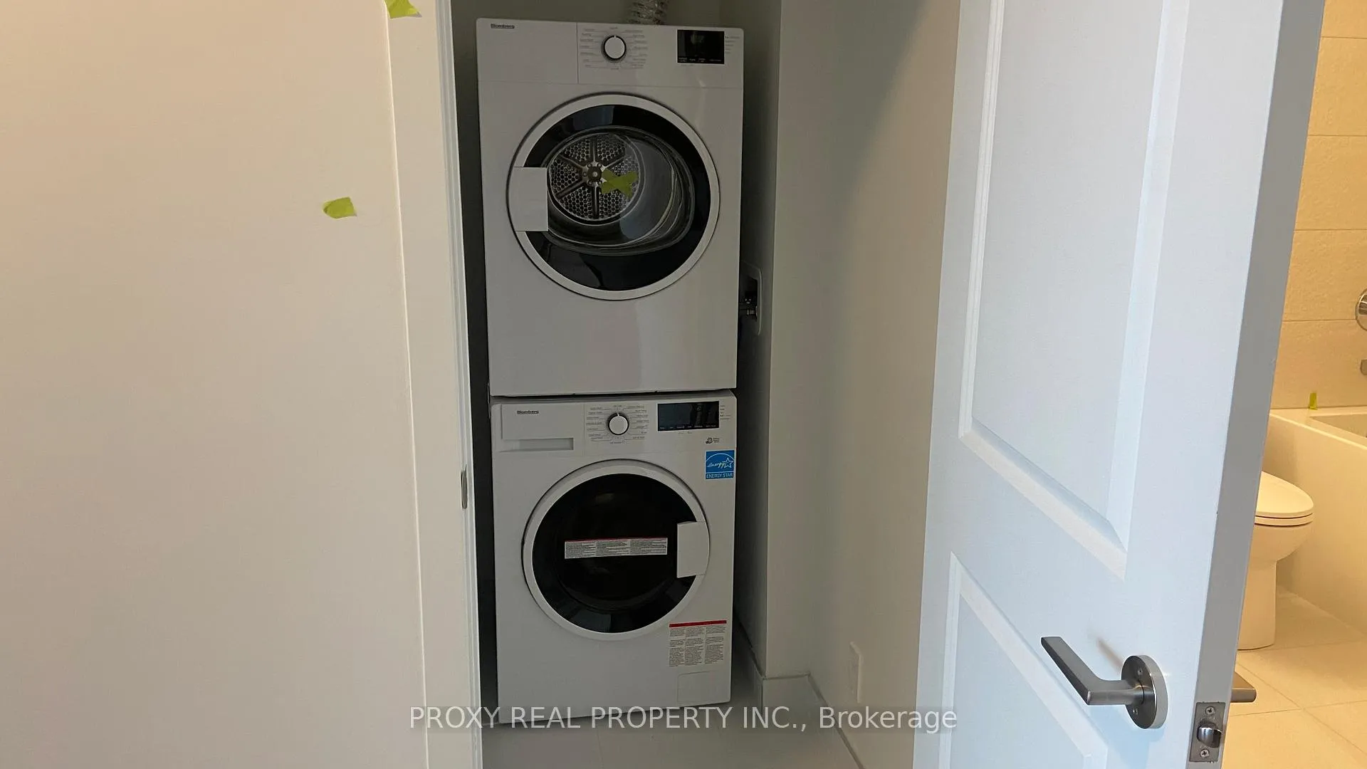 Photo 13 of Unit 2410, 50 Upper Mall Way, Vaughan, Brownridge — HOMEH