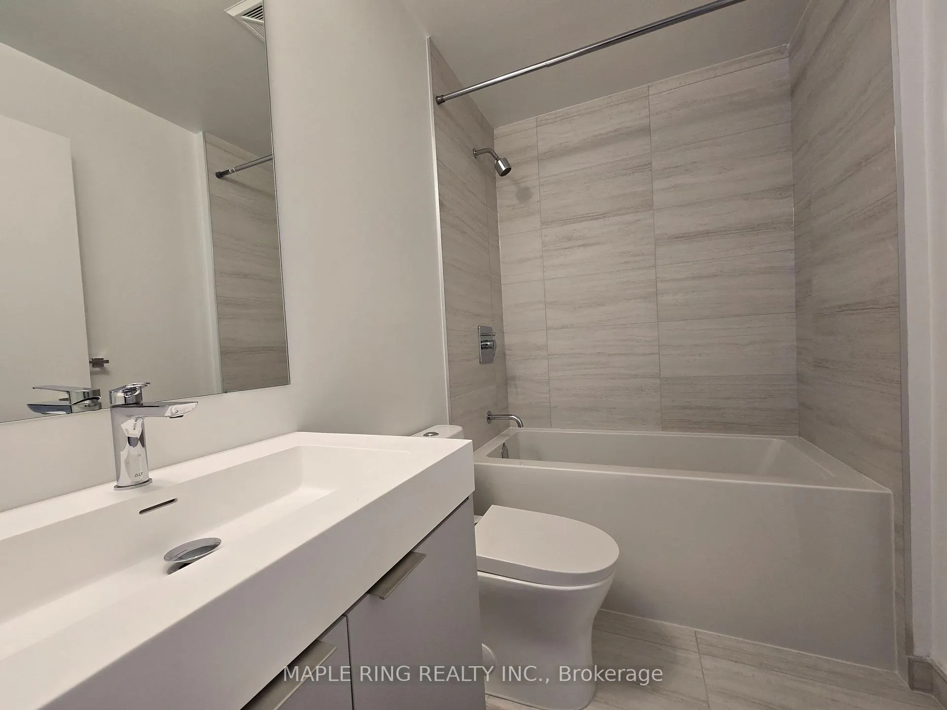 Photo 4 of Unit 1003, 474 Caldari Road, Vaughan, Concord — HOMEH