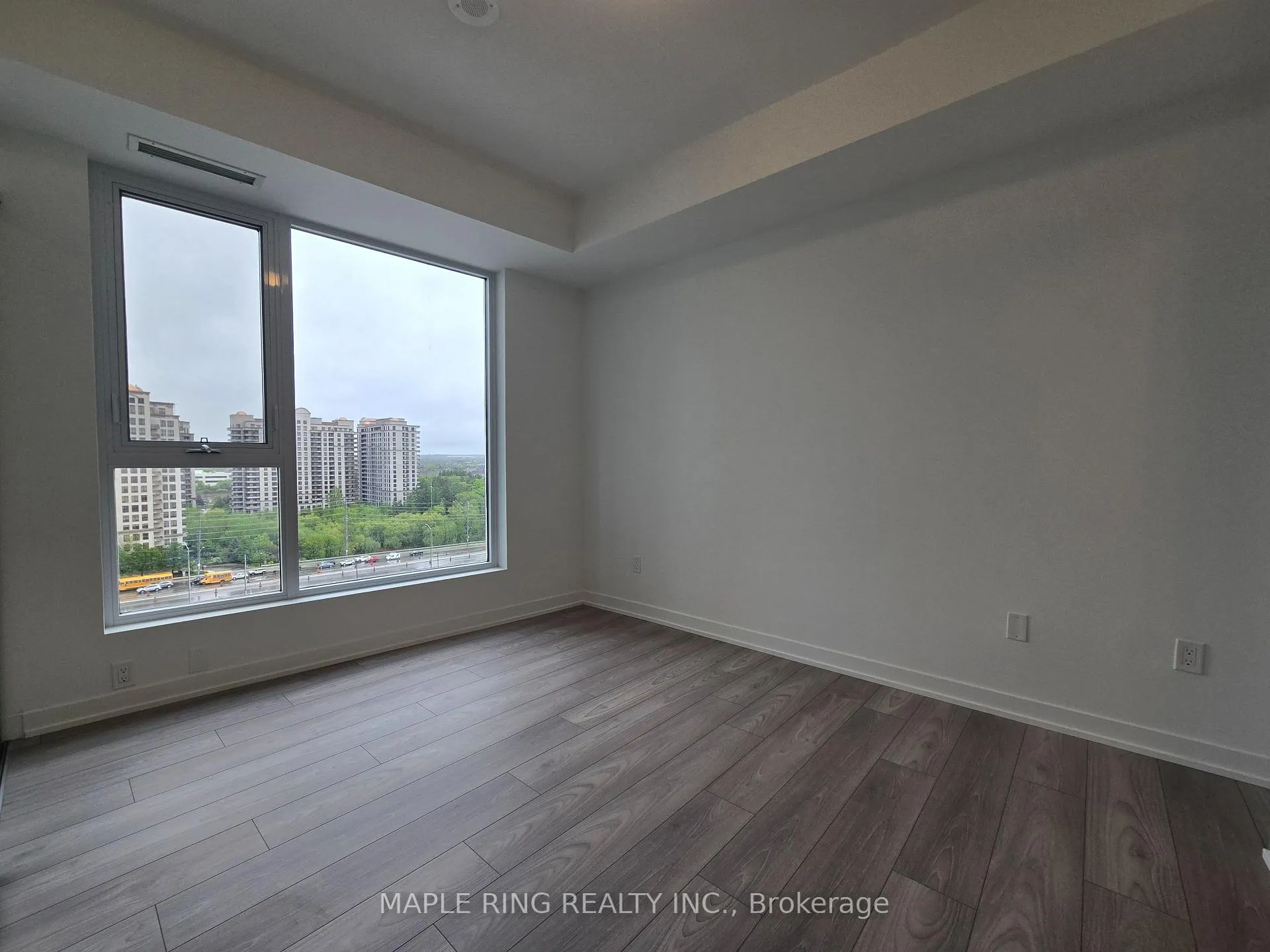 Photo 9 of Unit 1003, 474 Caldari Road, Vaughan, Concord — HOMEH