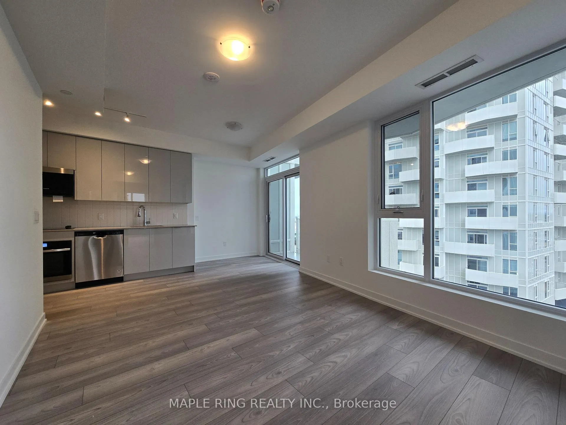 Photo 10 of Unit 1003, 474 Caldari Road, Vaughan, Concord — HOMEH