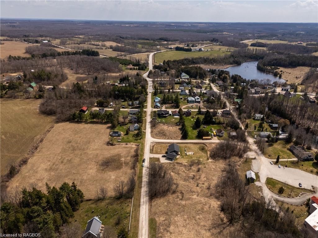 Photo 3 of PLAN 124 Alma Street, Chatsworth — HOMEH