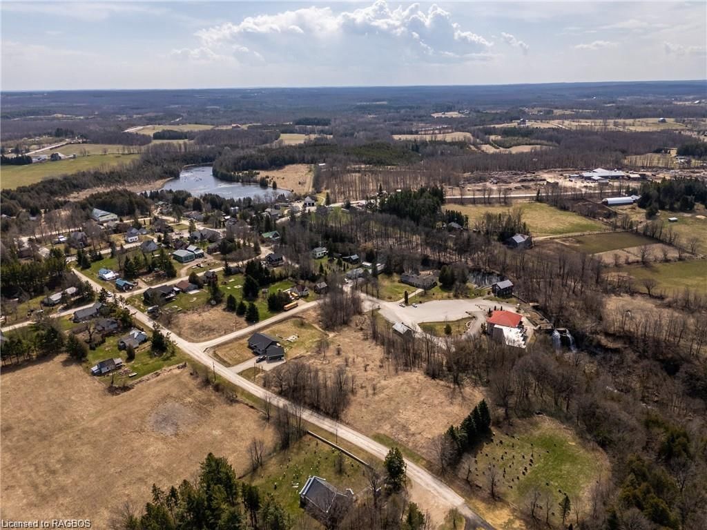 Photo 10 of PLAN 124 Alma Street, Chatsworth — HOMEH