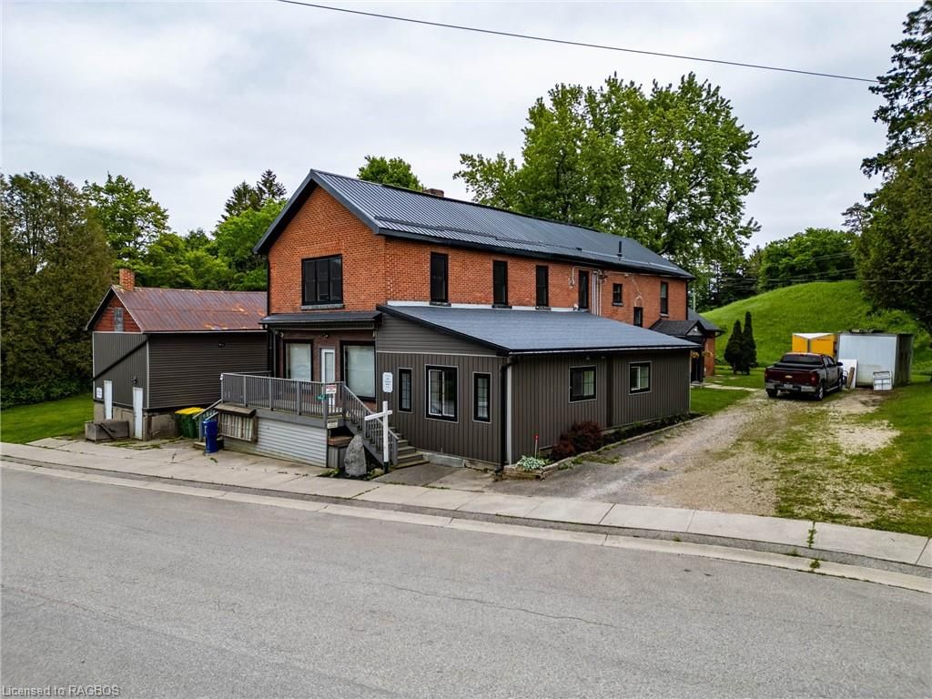 Photo 2 of 162 Kincardine Street, Grey Highlands, Priceville — HOMEH