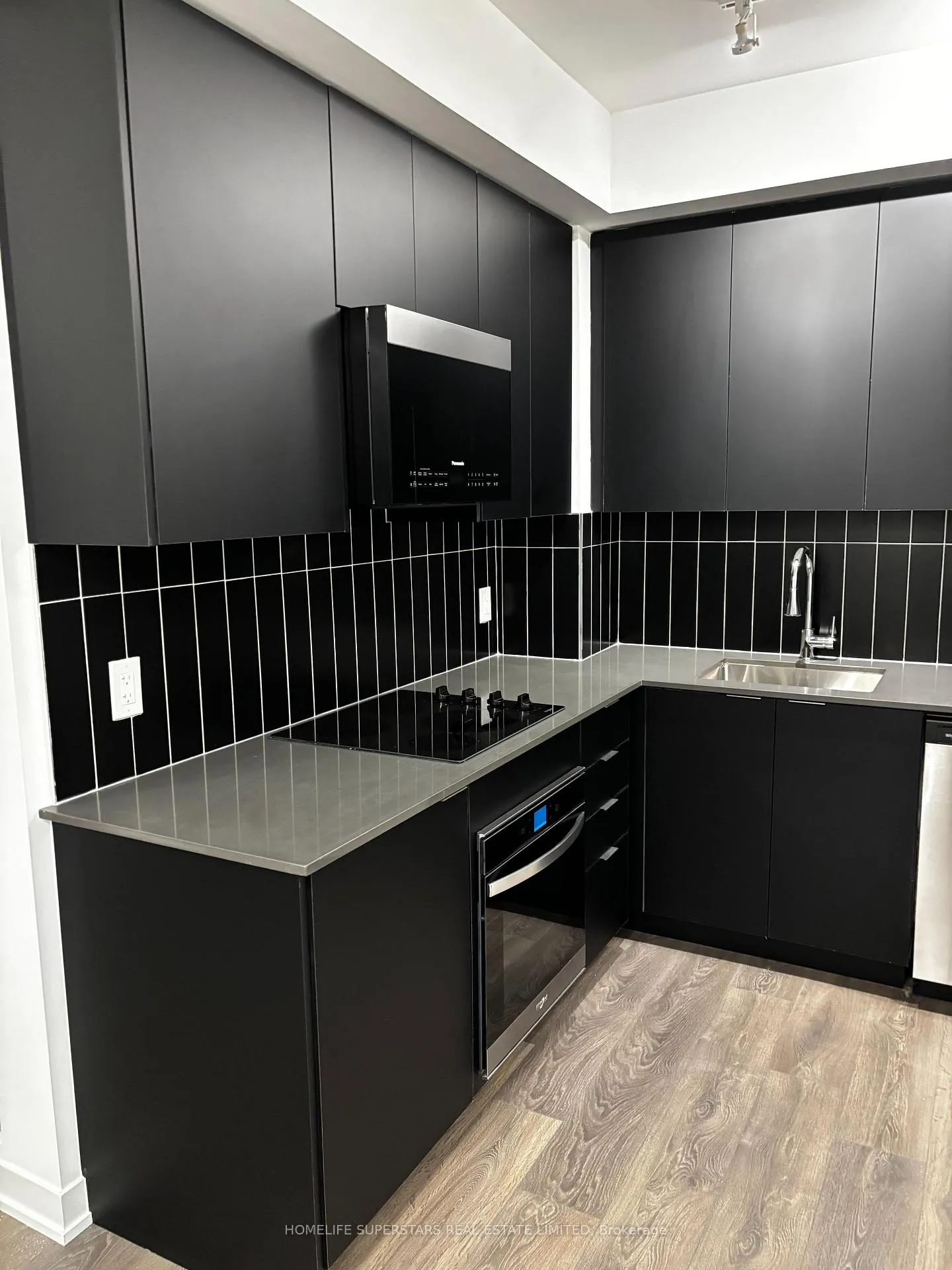 Photo 5 of Unit 320, 10 Abeja Street, Vaughan, Concord — HOMEH