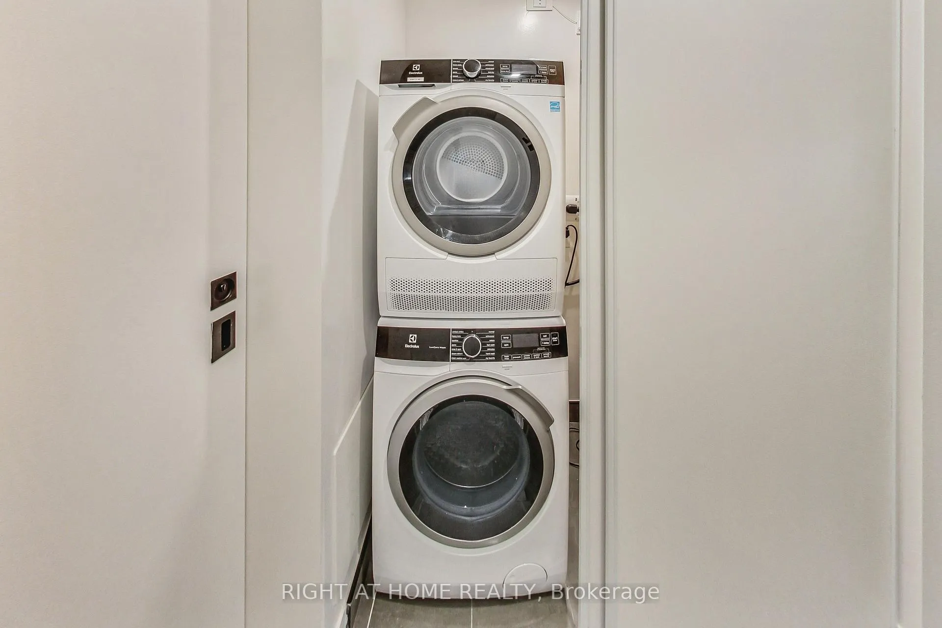Photo 22 of Unit 201, 1602 Queen Street E, Toronto, The Beaches — HOMEH