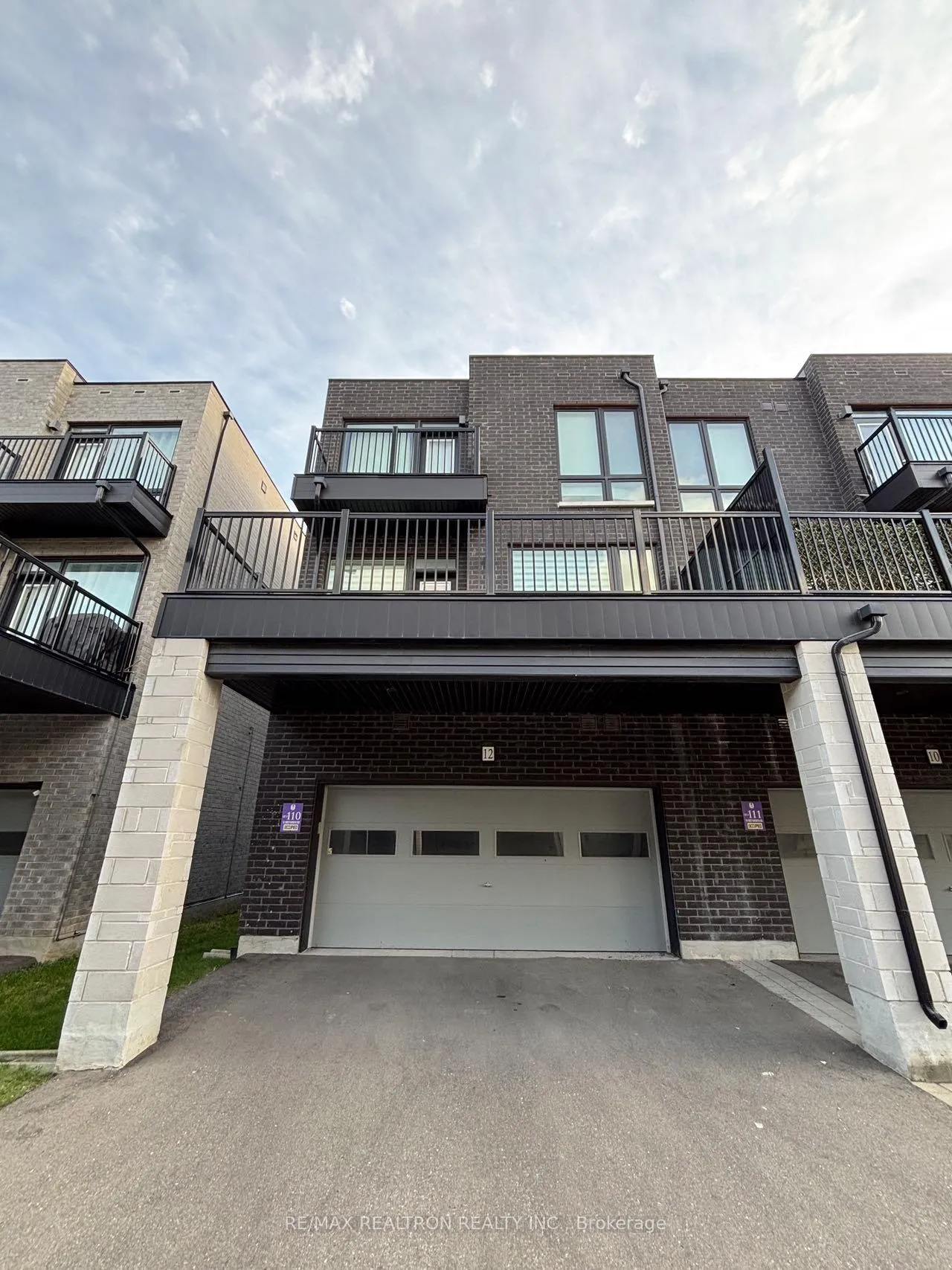 Photo 4 of Unit upper, 12 Breyworth Rd, Markham, Victoria Square — HOMEH