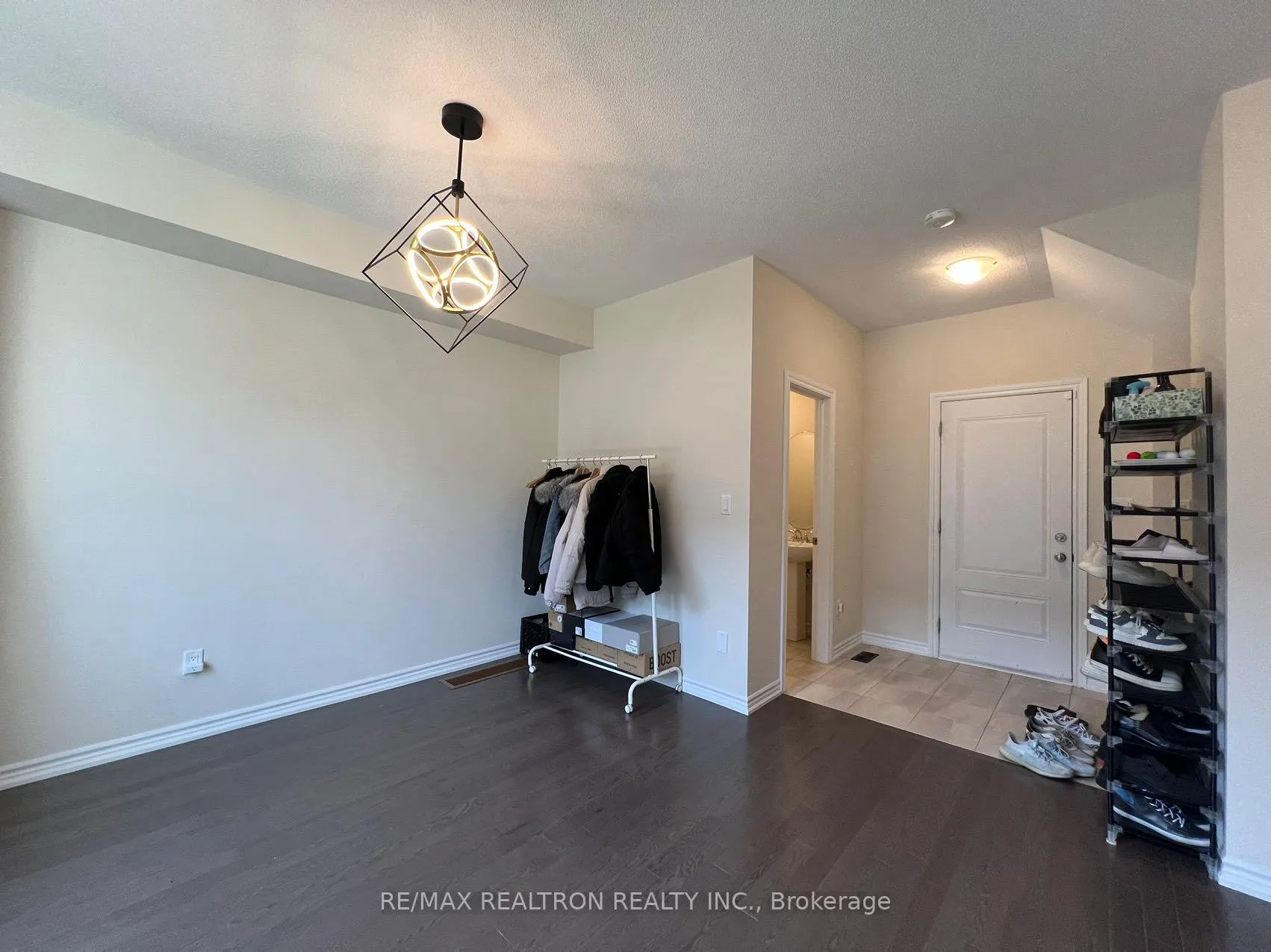 Photo 7 of Unit upper, 12 Breyworth Rd, Markham, Victoria Square — HOMEH