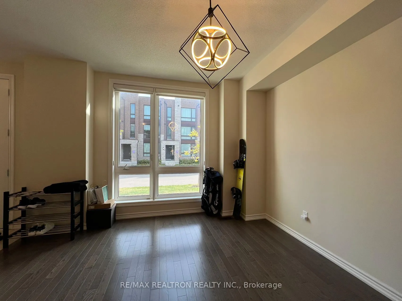 Photo 8 of Unit upper, 12 Breyworth Rd, Markham, Victoria Square — HOMEH