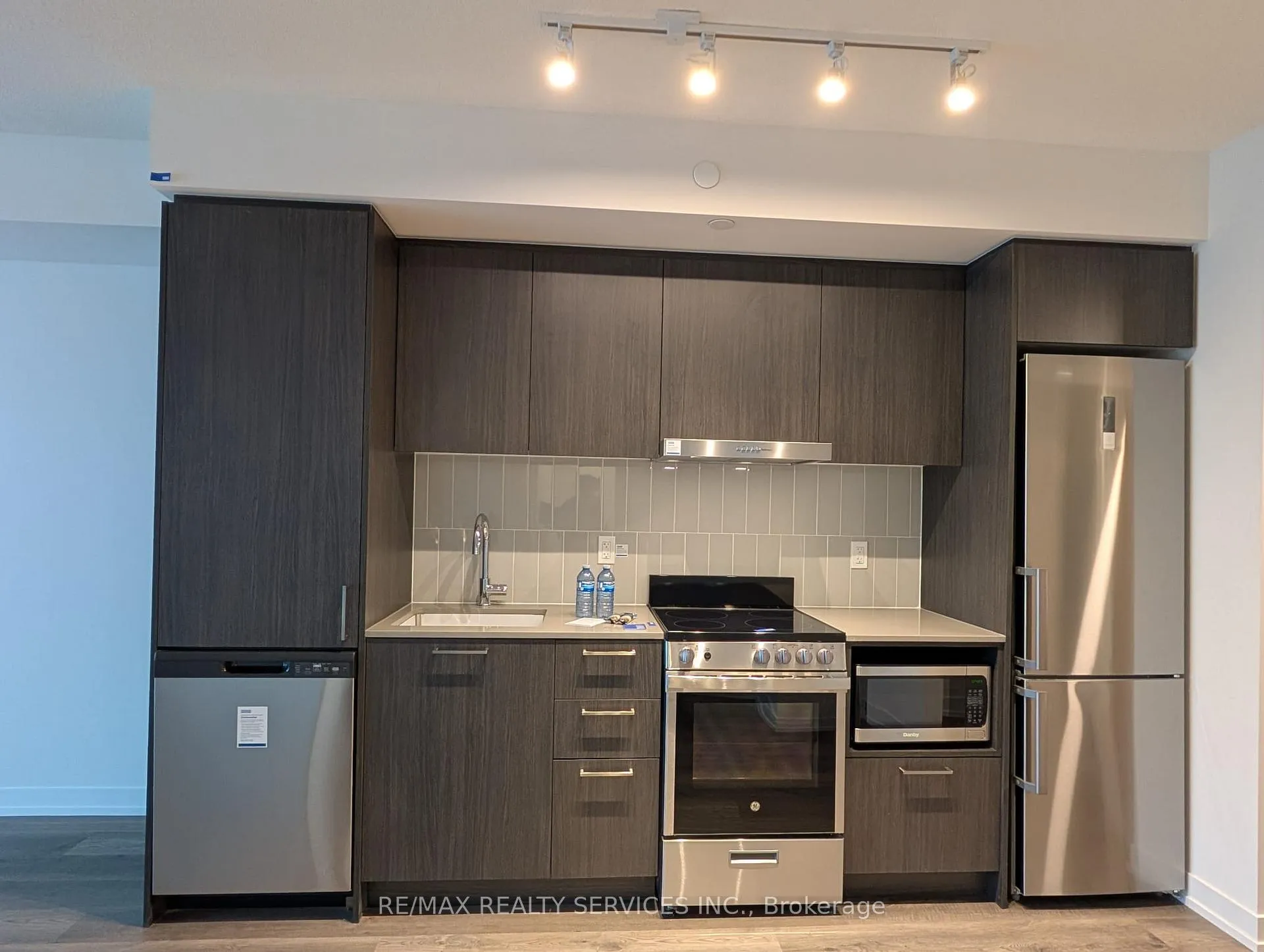 Photo 6 of Unit 3316, 195 Commerce Street, Vaughan, Vaughan Corporate Centre — HOMEH