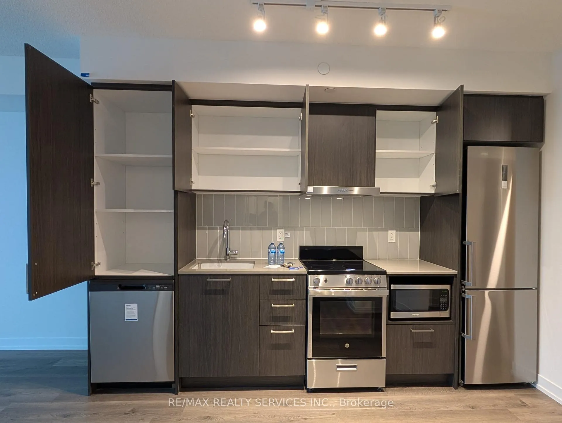 Photo 12 of Unit 3316, 195 Commerce Street, Vaughan, Vaughan Corporate Centre — HOMEH