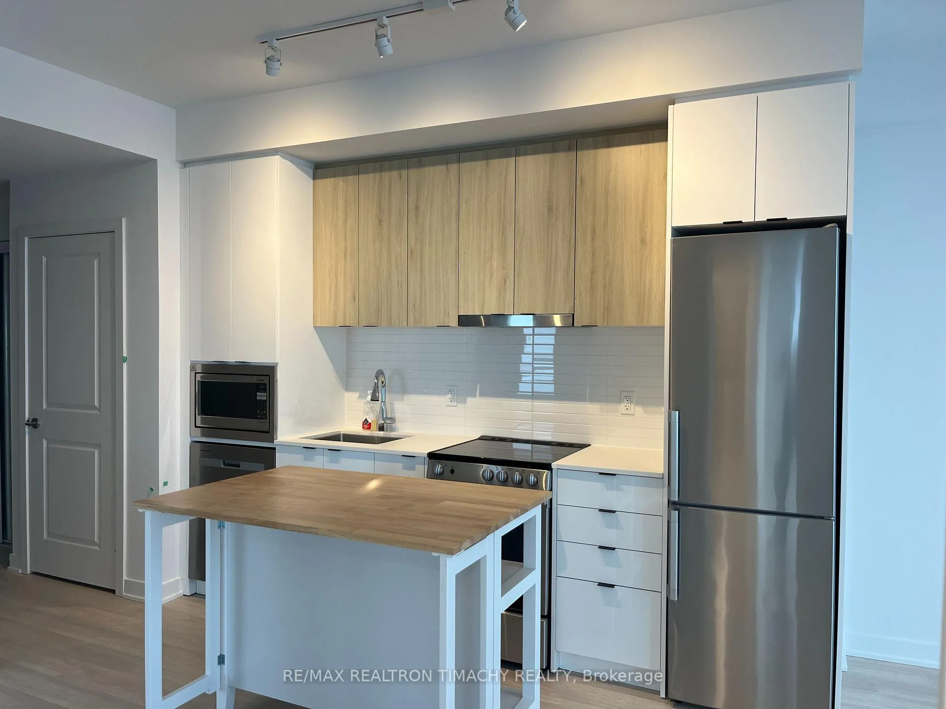 Photo 5 of Unit 2810, 30 Upper Mall Way, Vaughan, Brownridge — HOMEH