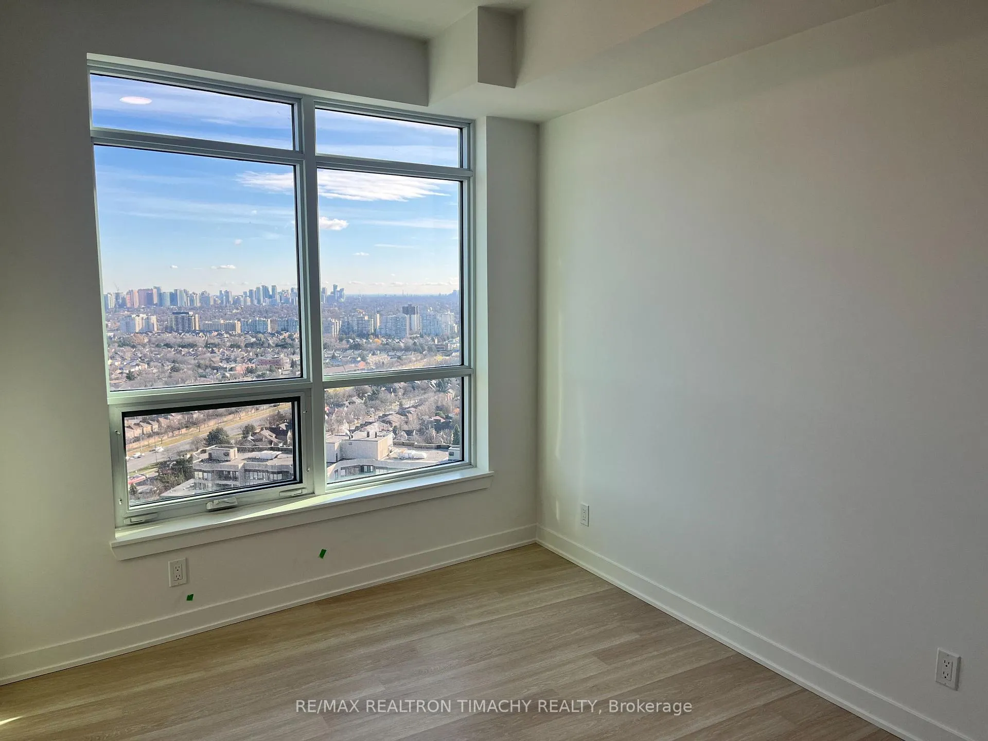 Photo 17 of Unit 2810, 30 Upper Mall Way, Vaughan, Brownridge — HOMEH