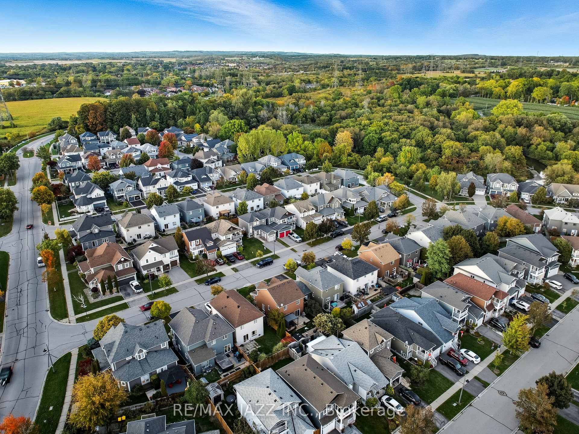 Photo 4 of 16 Carveth Crescent, Clarington, Newcastle — HOMEH