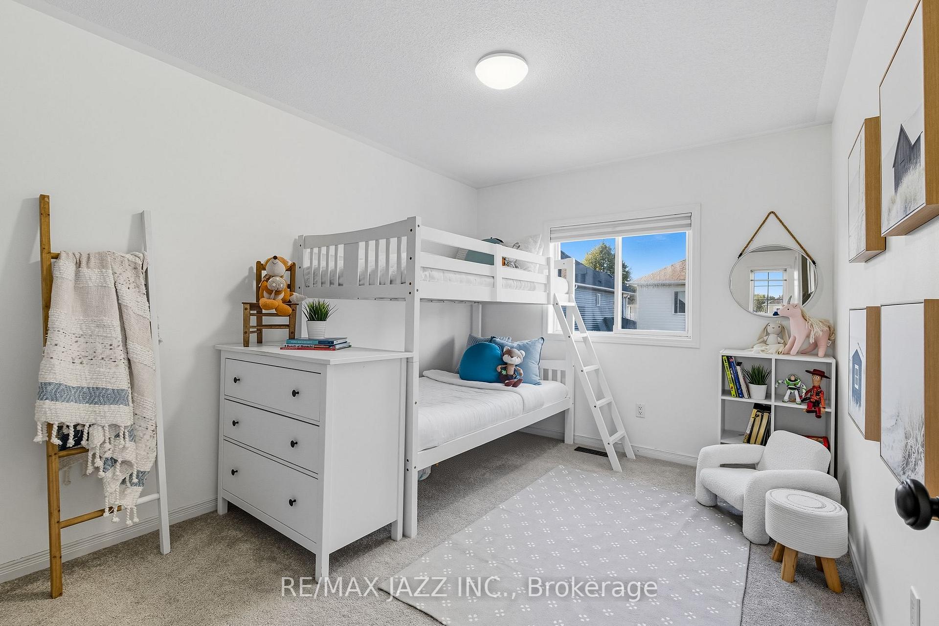 Photo 24 of 16 Carveth Crescent, Clarington, Newcastle — HOMEH