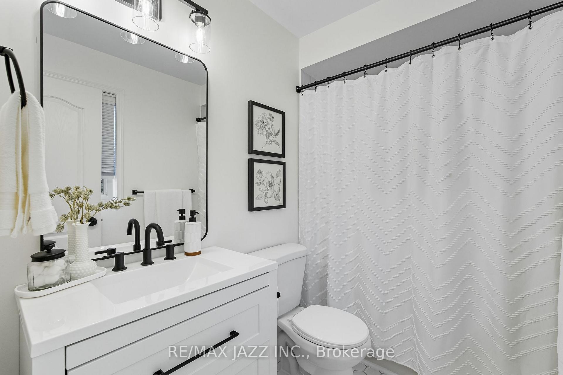 Photo 25 of 16 Carveth Crescent, Clarington, Newcastle — HOMEH