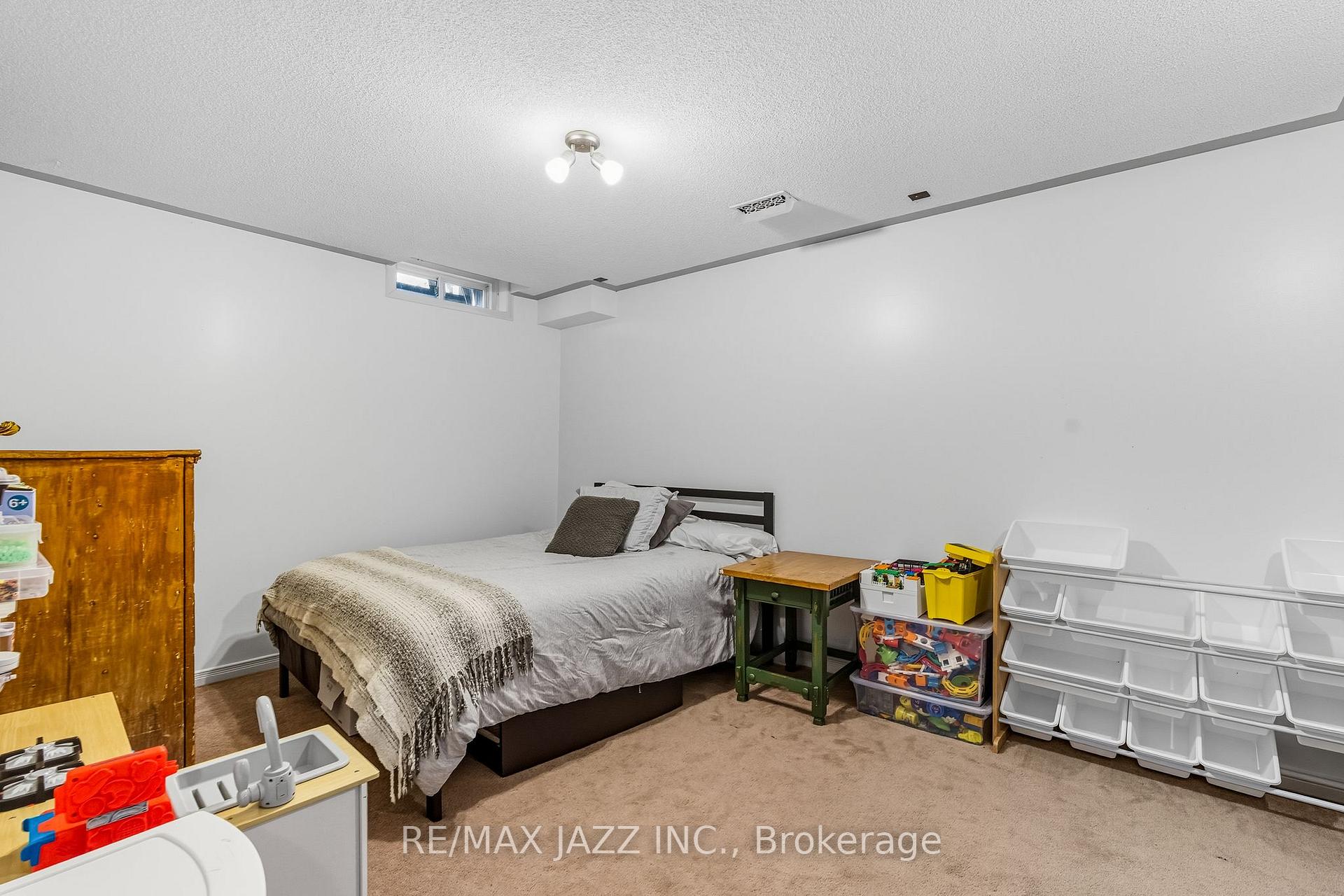 Photo 29 of 16 Carveth Crescent, Clarington, Newcastle — HOMEH