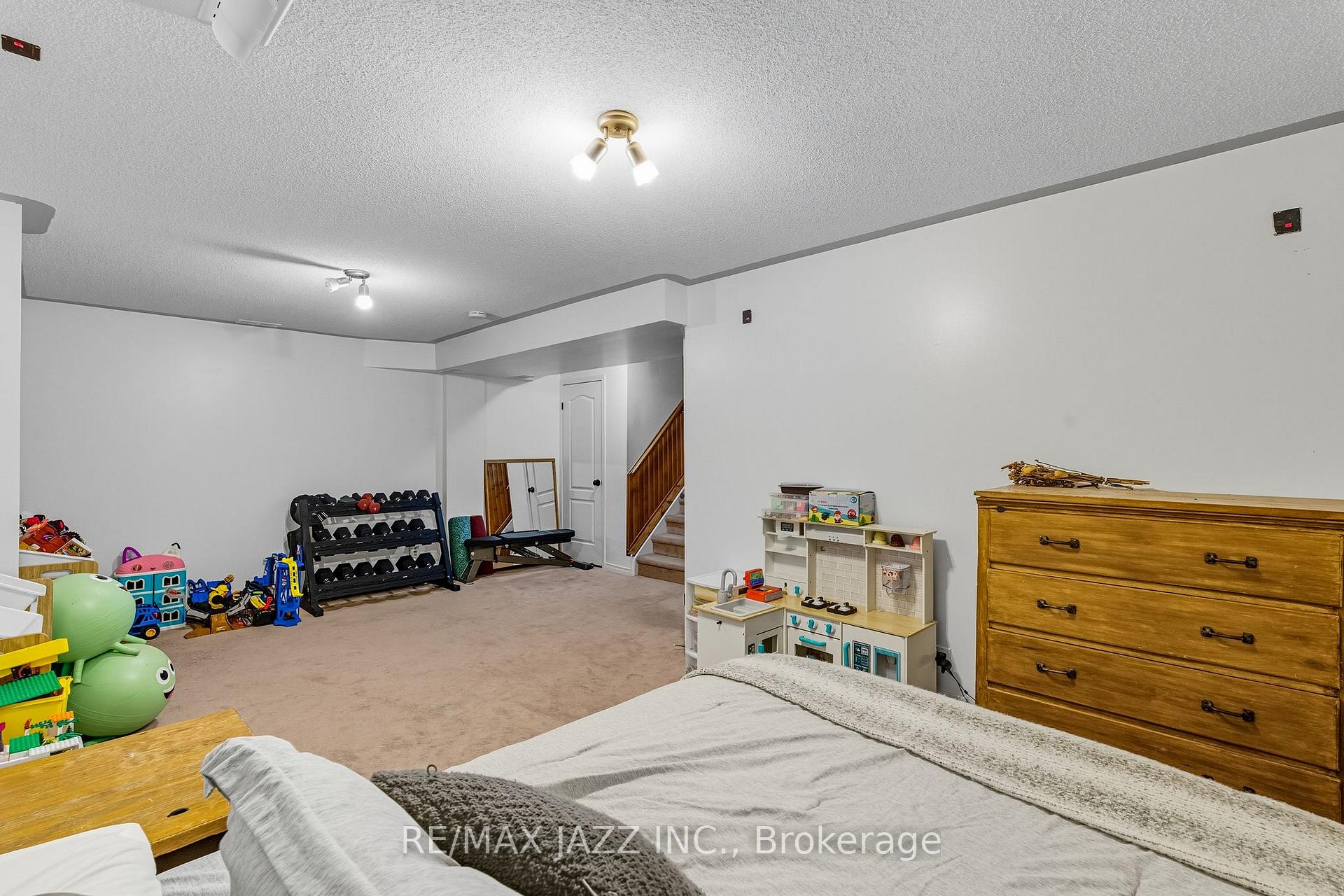 Photo 30 of 16 Carveth Crescent, Clarington, Newcastle — HOMEH
