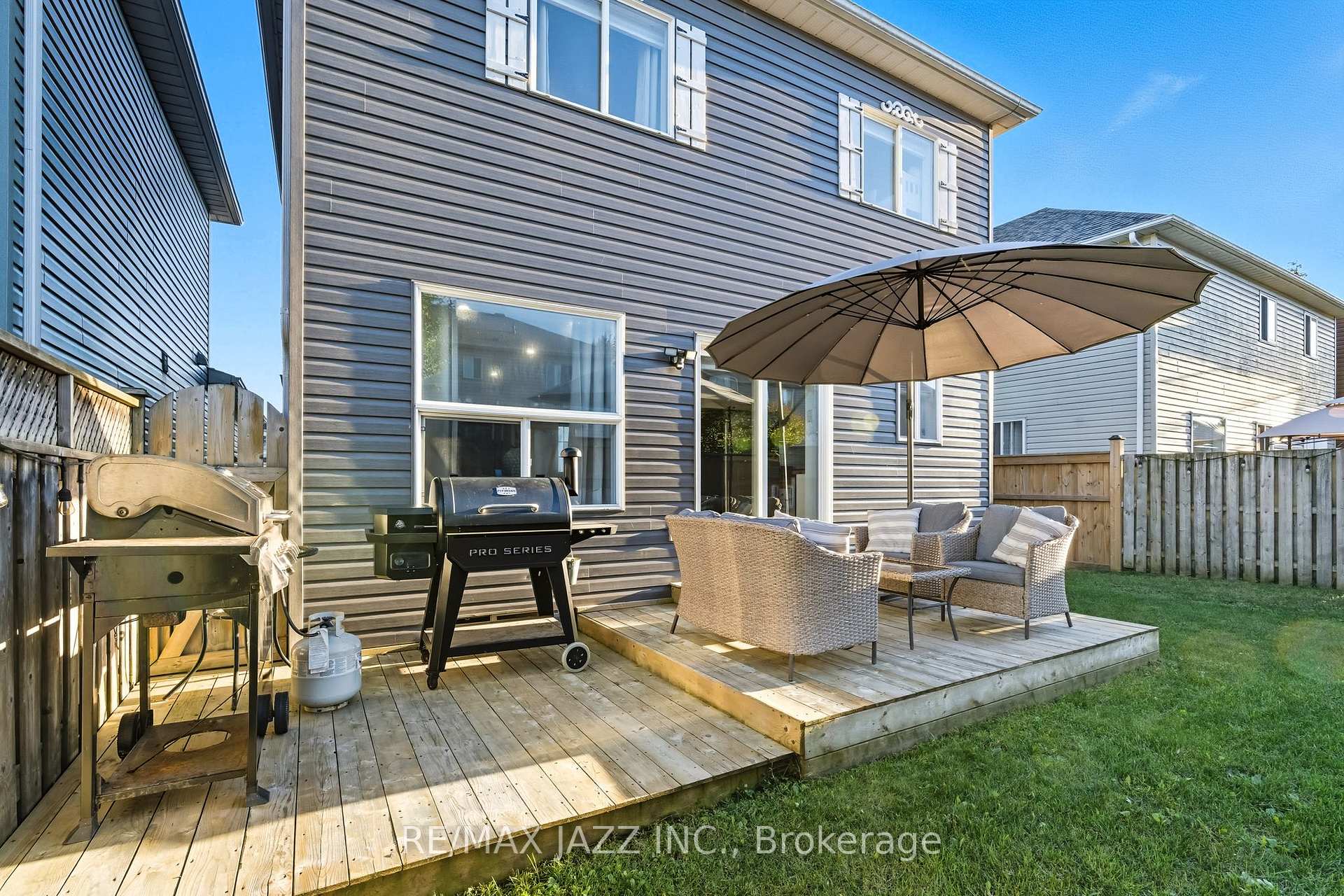 Photo 38 of 16 Carveth Crescent, Clarington, Newcastle — HOMEH
