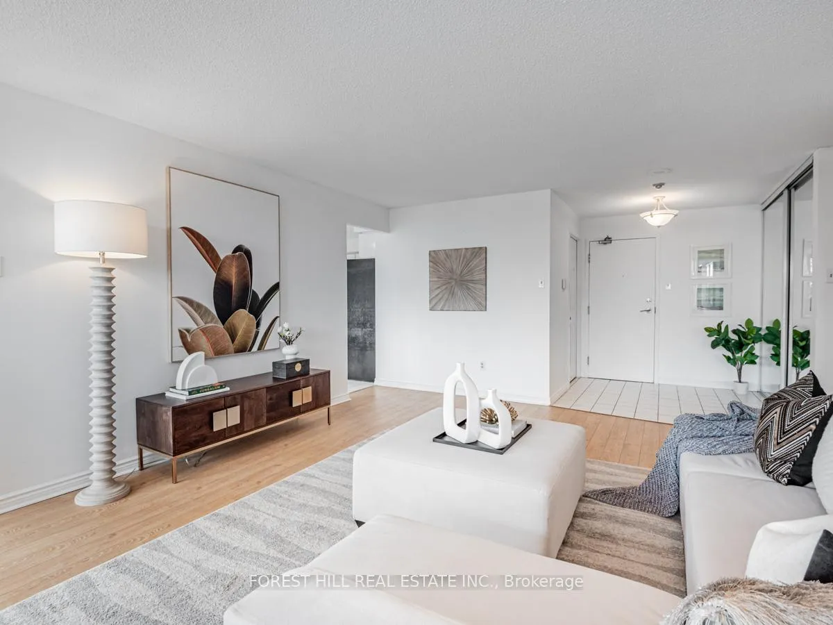 Photo 8 of Unit 307, 7300 Yonge Street, Vaughan, Crestwood-Springfarm-Yorkhill — HOMEH