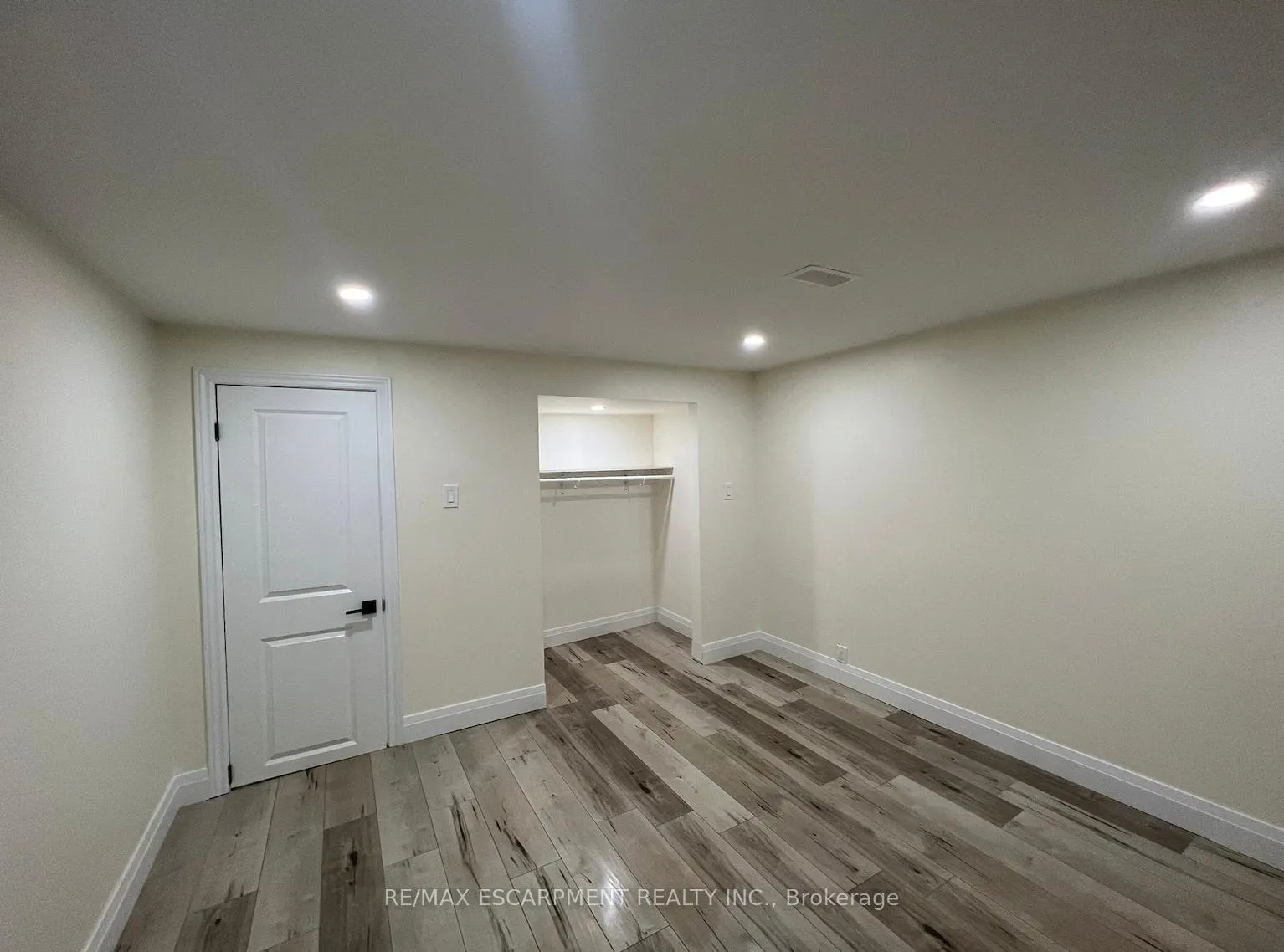 Photo 3 of Unit BASEMENT, 75 David Avenue, Hamilton, Hill Park — HOMEH