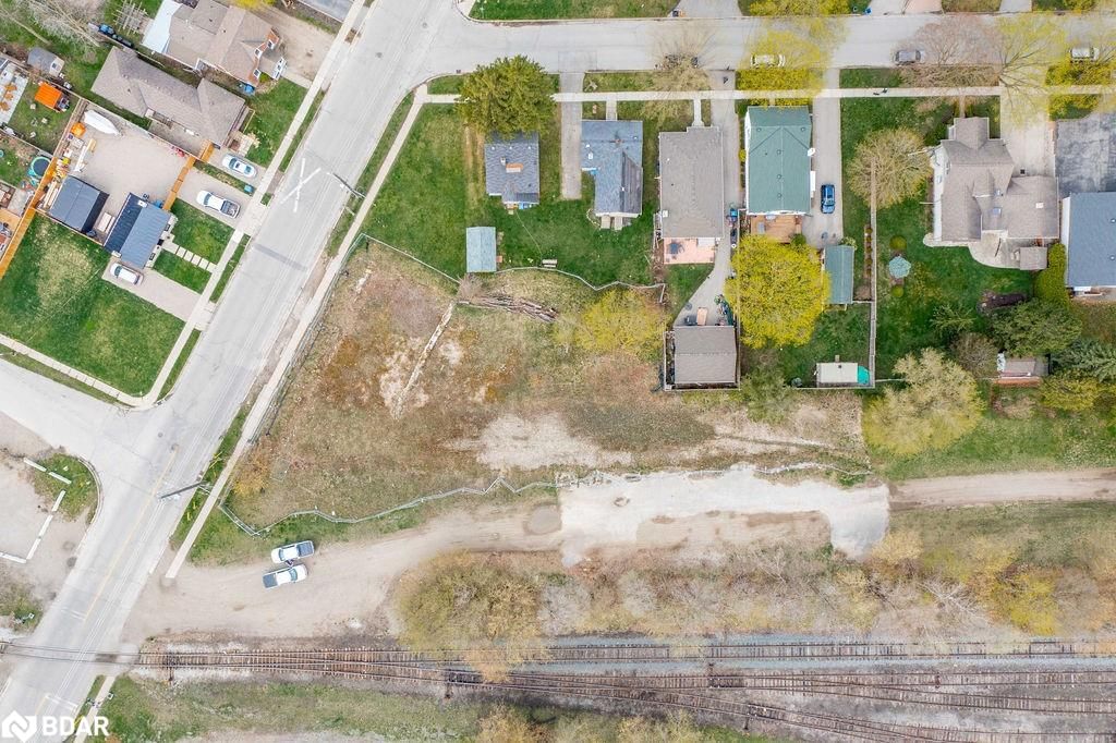Photo 4 of 15 Alma Street, Guelph, Onward Willow — HOMEH