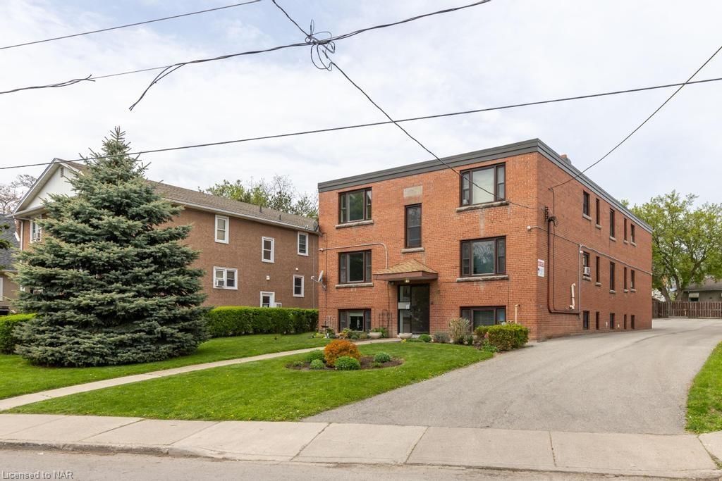 Photo 1 of 26 Gale Crescent, St. Catharines, E. Chester — HOMEH