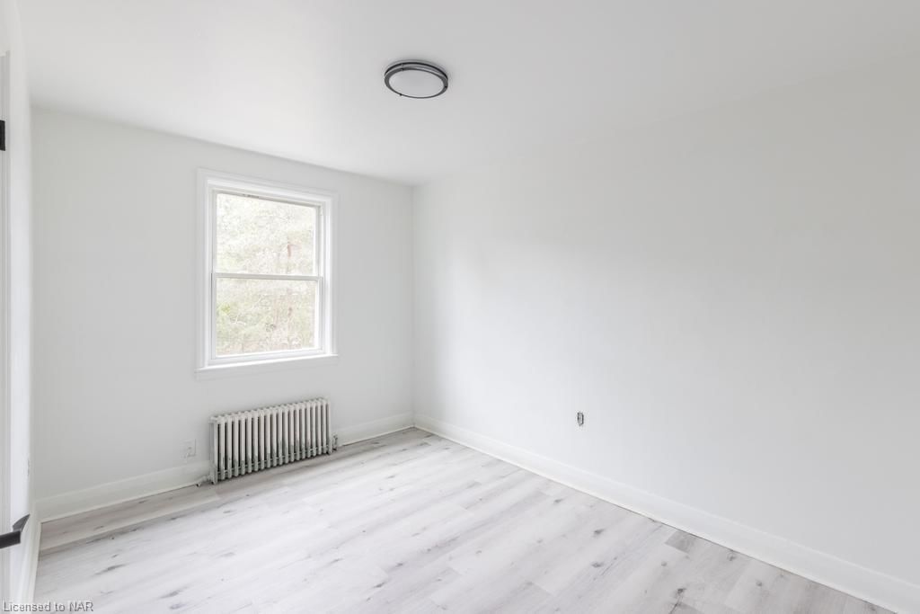 Photo 6 of 26 Gale Crescent, St. Catharines, E. Chester — HOMEH