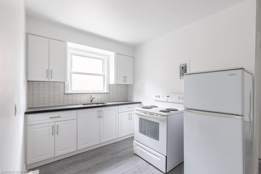 Photo 8 of 26 Gale Crescent, St. Catharines, E. Chester — HOMEH