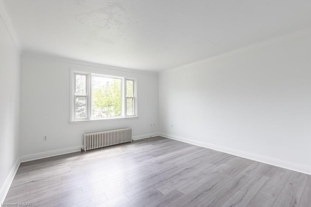 Photo 9 of 26 Gale Crescent, St. Catharines, E. Chester — HOMEH
