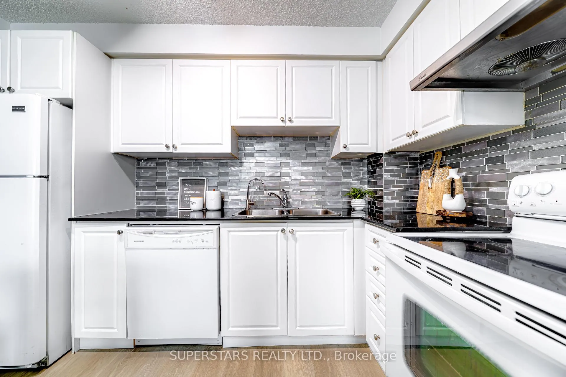 Photo 7 of Unit 715, 4600 Steeles Avenue E, Markham, Milliken Mills East — HOMEH