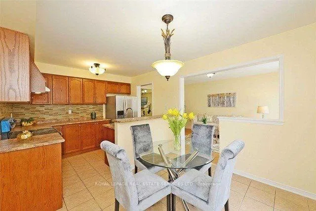 Photo 4 of Unit Main, 42 Snowshoe Lane, Brampton, Sandringham-Wellington — HOMEH