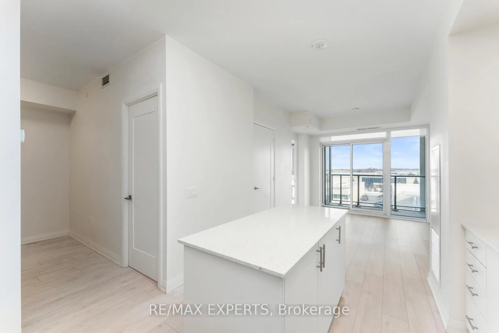 Photo 10 of Unit 417, 9000 Jane Street, Vaughan, Concord — HOMEH