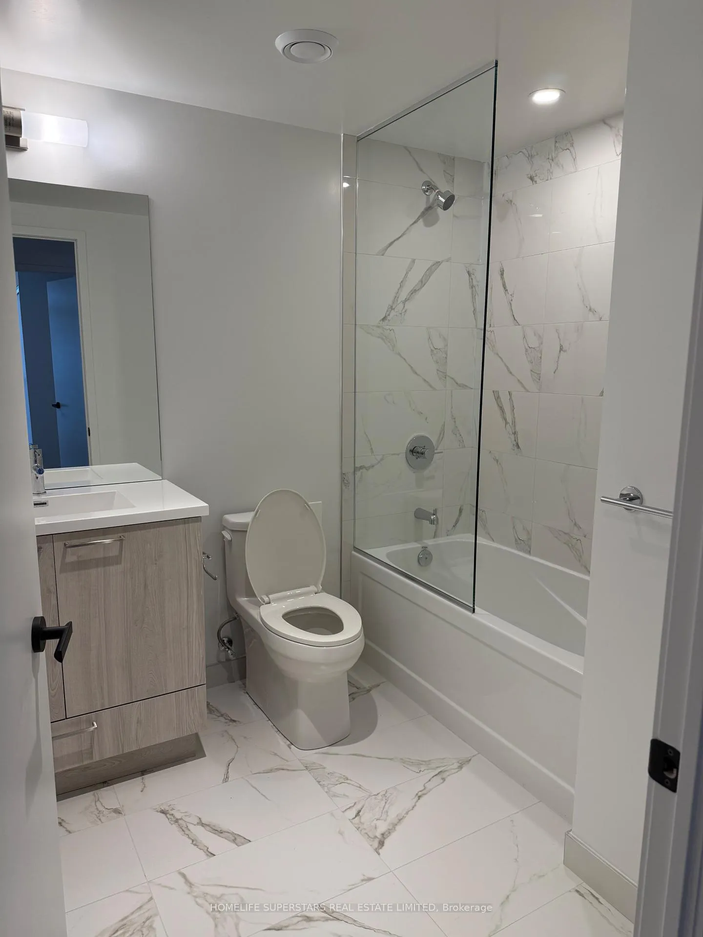 Photo 5 of Unit 2812, 225 commerce Street, Vaughan, Vaughan Corporate Centre — HOMEH