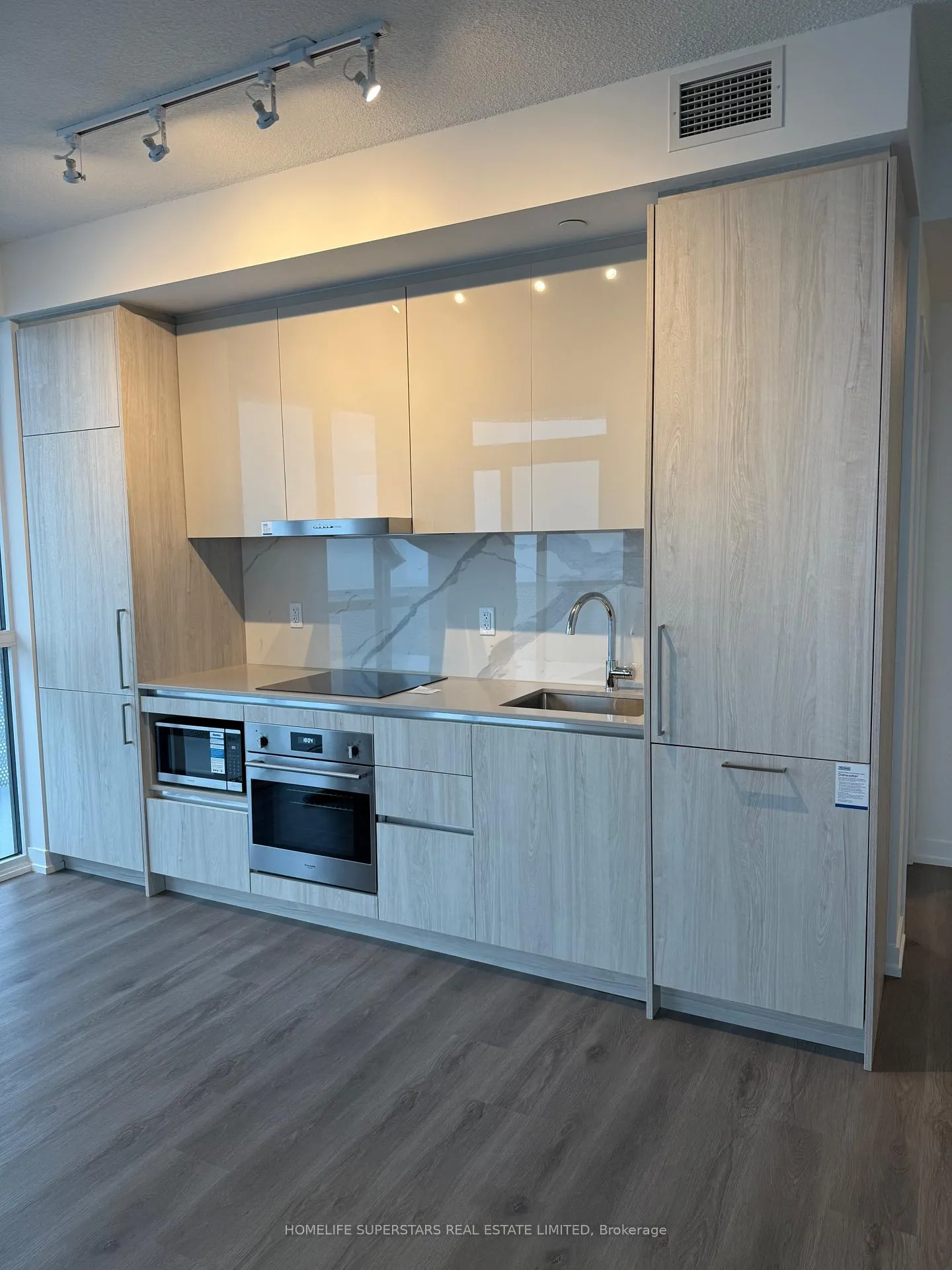 Photo 7 of Unit 2812, 225 commerce Street, Vaughan, Vaughan Corporate Centre — HOMEH
