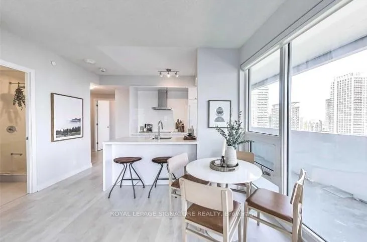 Photo 1 of Unit 2003, 2221 Yonge Street, Toronto, Mount Pleasant West — HOMEH