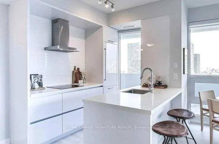 Photo 2 of Unit 2003, 2221 Yonge Street, Toronto, Mount Pleasant West — HOMEH