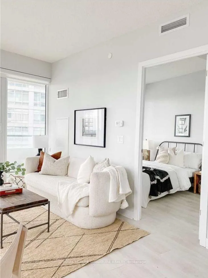 Photo 8 of Unit 2003, 2221 Yonge Street, Toronto, Mount Pleasant West — HOMEH