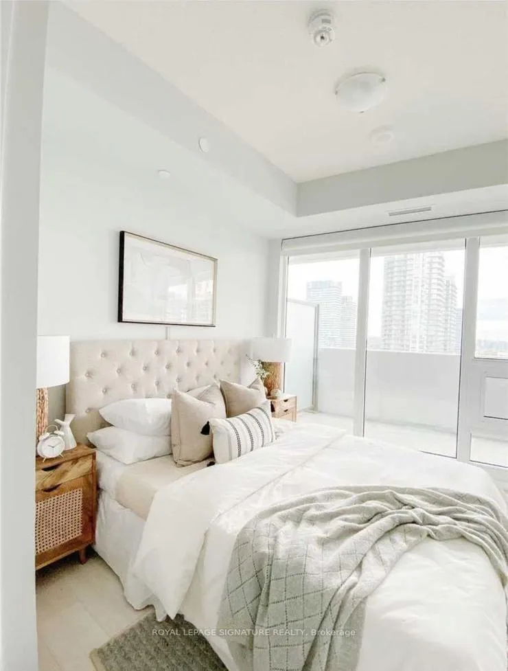 Photo 10 of Unit 2003, 2221 Yonge Street, Toronto, Mount Pleasant West — HOMEH