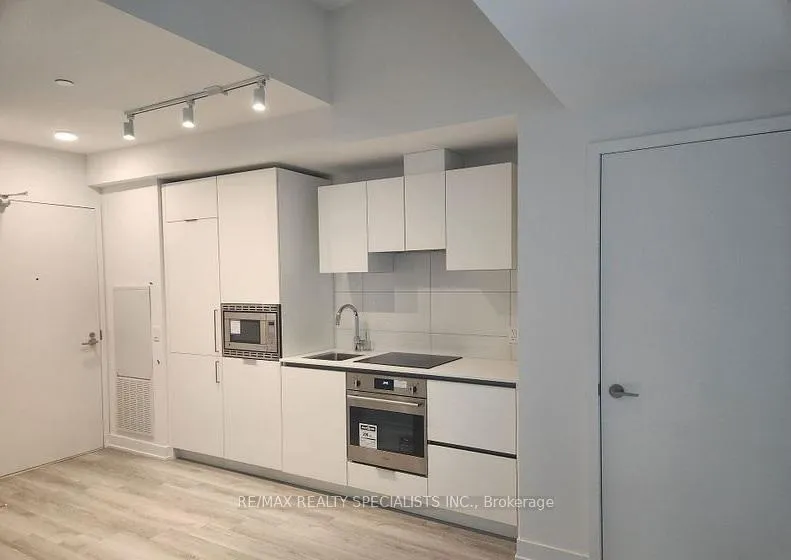 Front of Unit 615, 121 St Patrick Street