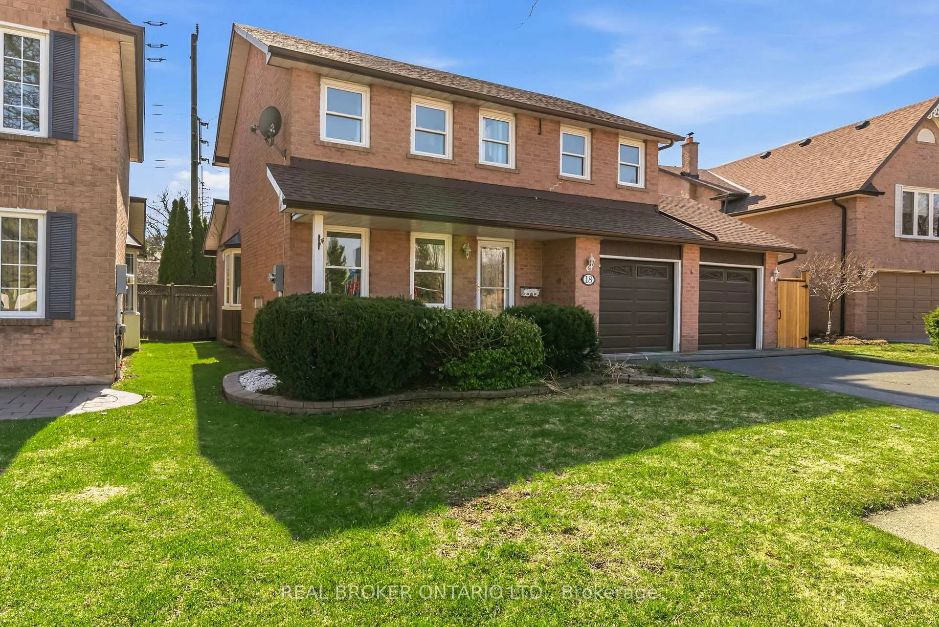 Photo 1 of 18 Cotswold Court, Halton Hills, Georgetown — HOMEH