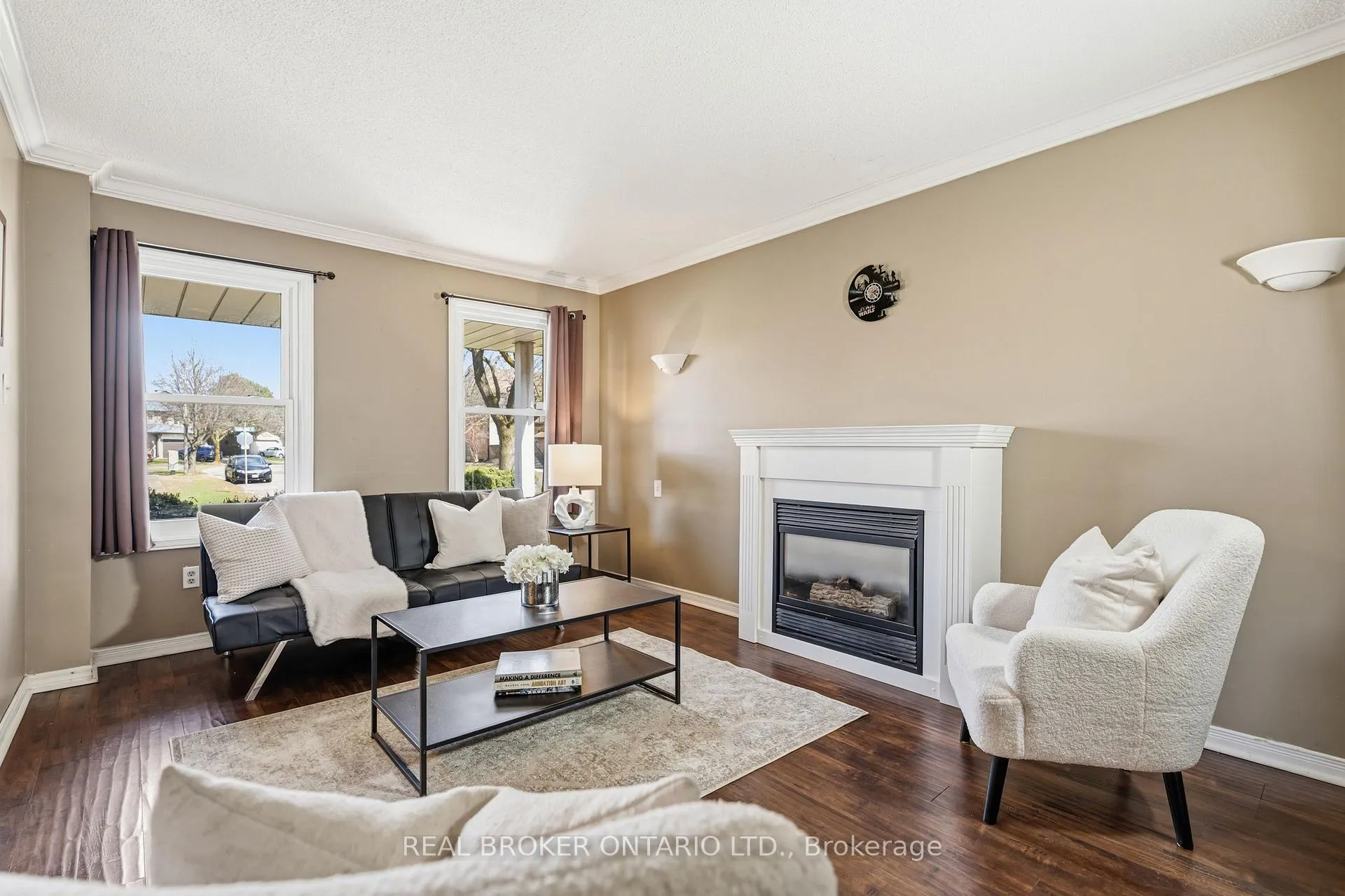 Photo 6 of 18 Cotswold Court, Halton Hills, Georgetown — HOMEH
