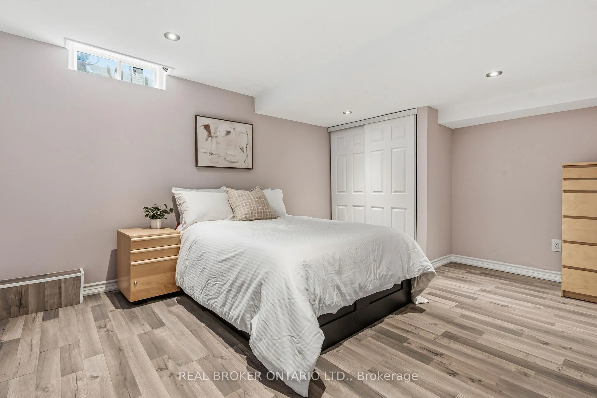 Photo 35 of 18 Cotswold Court, Halton Hills, Georgetown — HOMEH