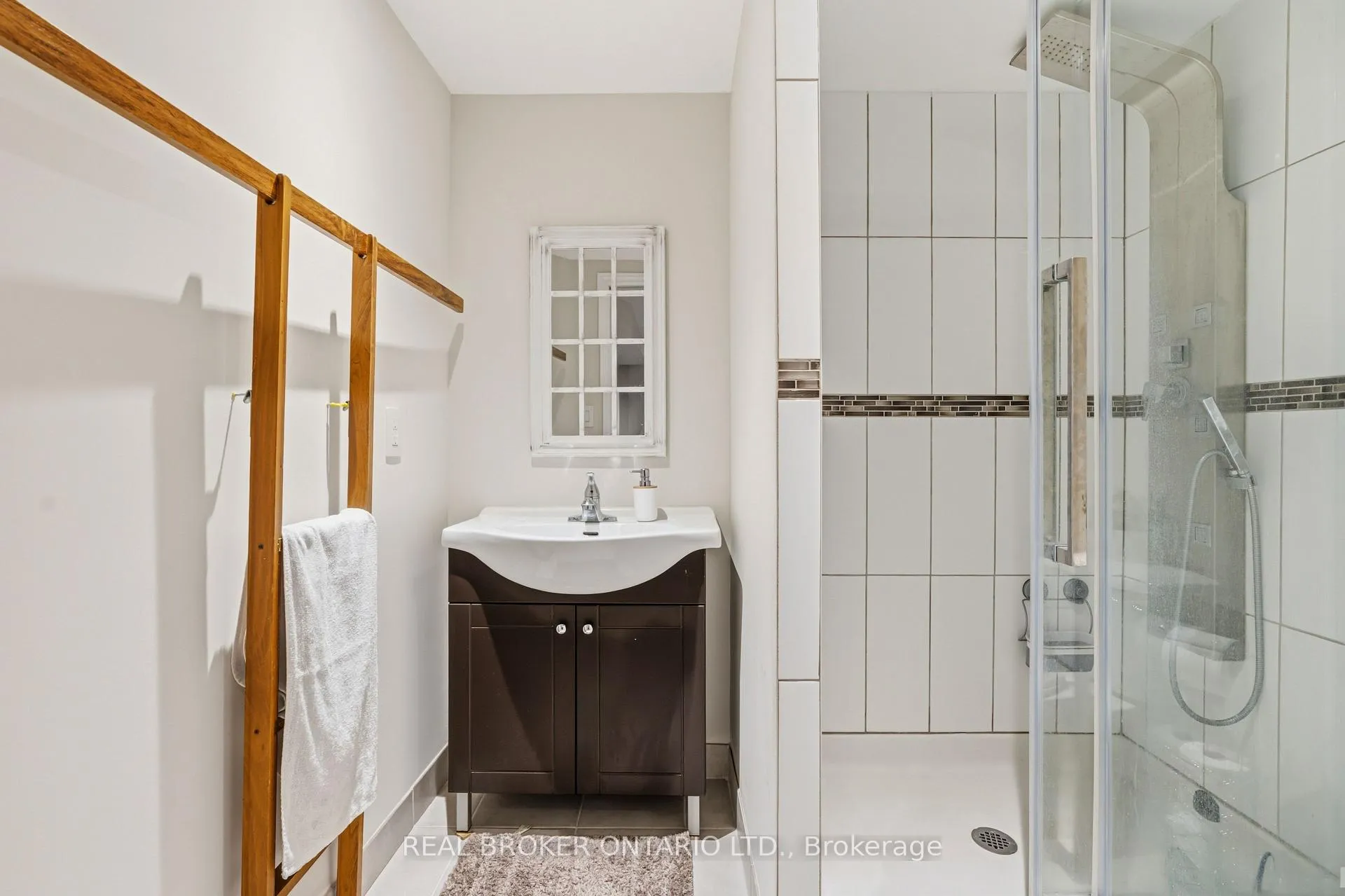 Photo 36 of 18 Cotswold Court, Halton Hills, Georgetown — HOMEH