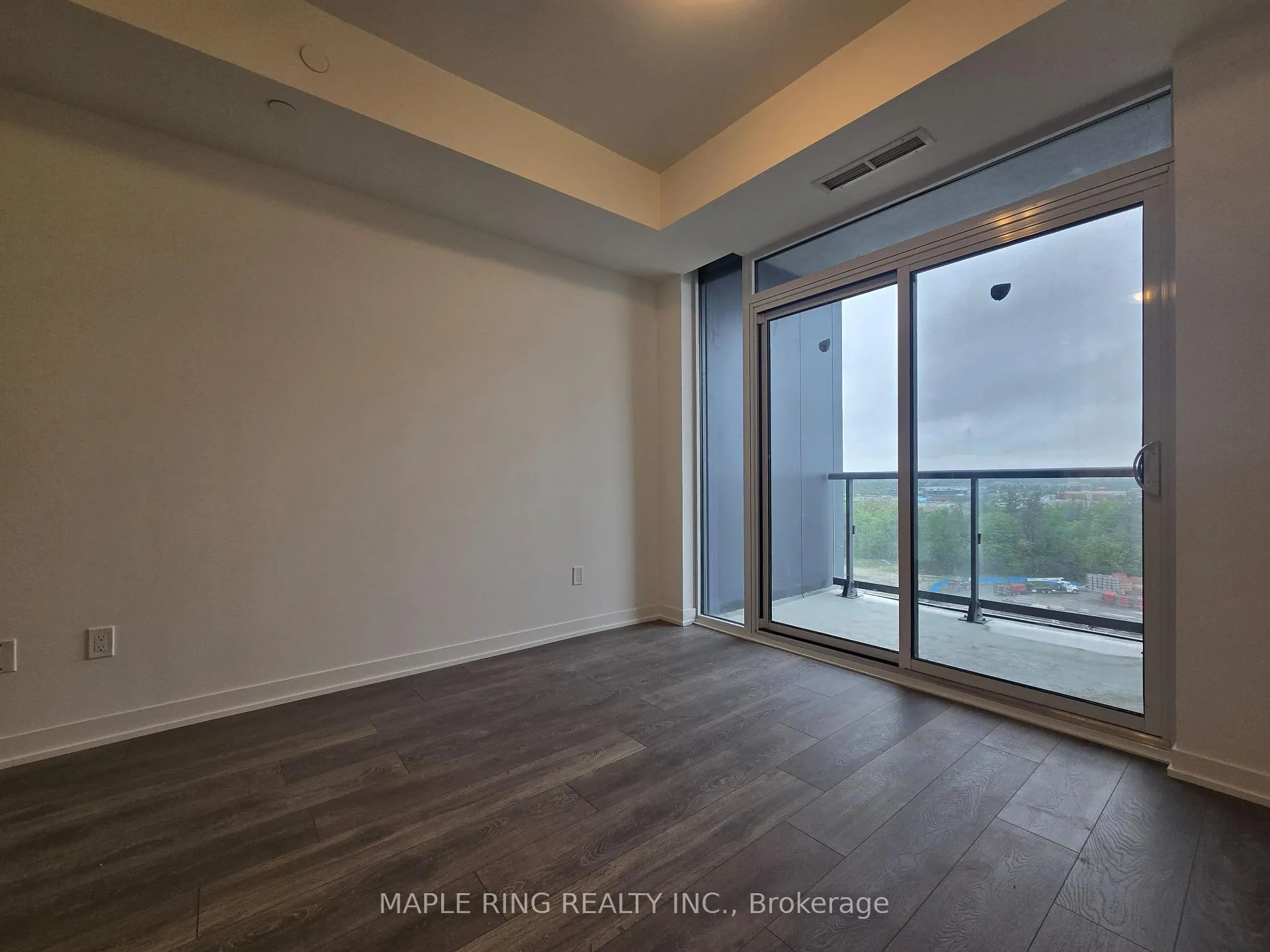 Photo 5 of Unit 908, 474 Caldari Road, Vaughan, Concord — HOMEH