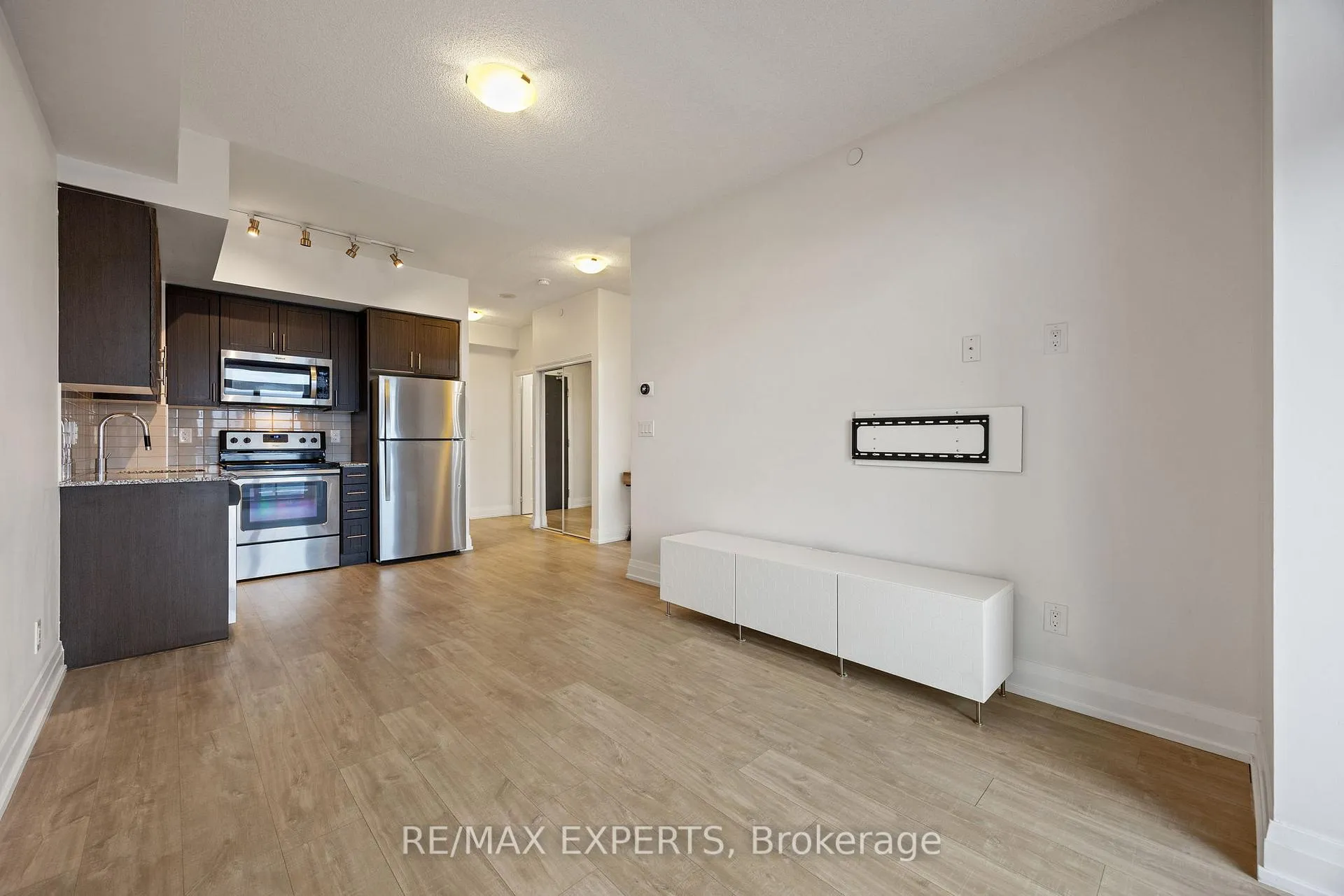 Photo 6 of Unit 512, 3600 Highway 7, Vaughan, Vaughan Corporate Centre — HOMEH