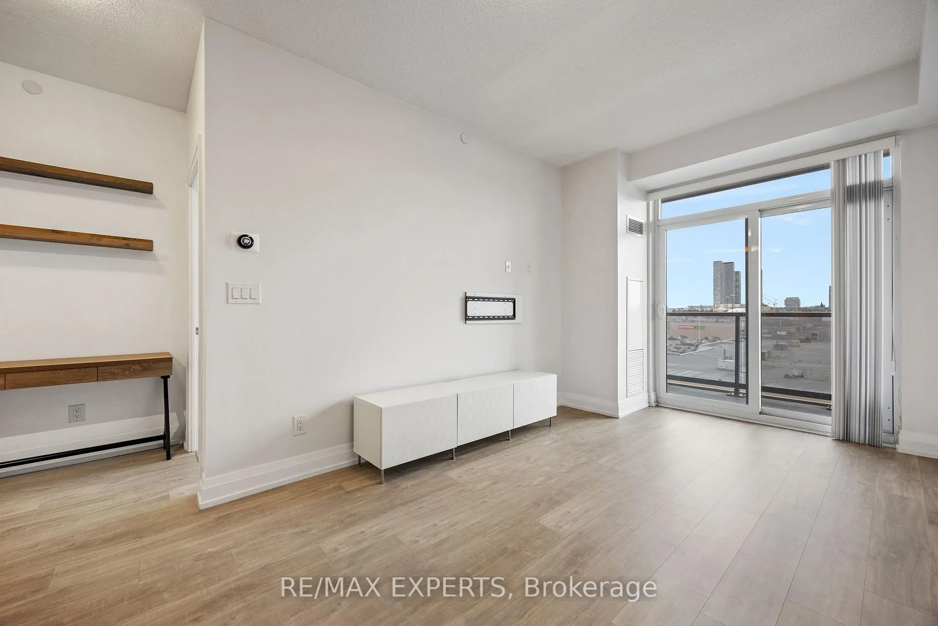 Photo 11 of Unit 512, 3600 Highway 7, Vaughan, Vaughan Corporate Centre — HOMEH