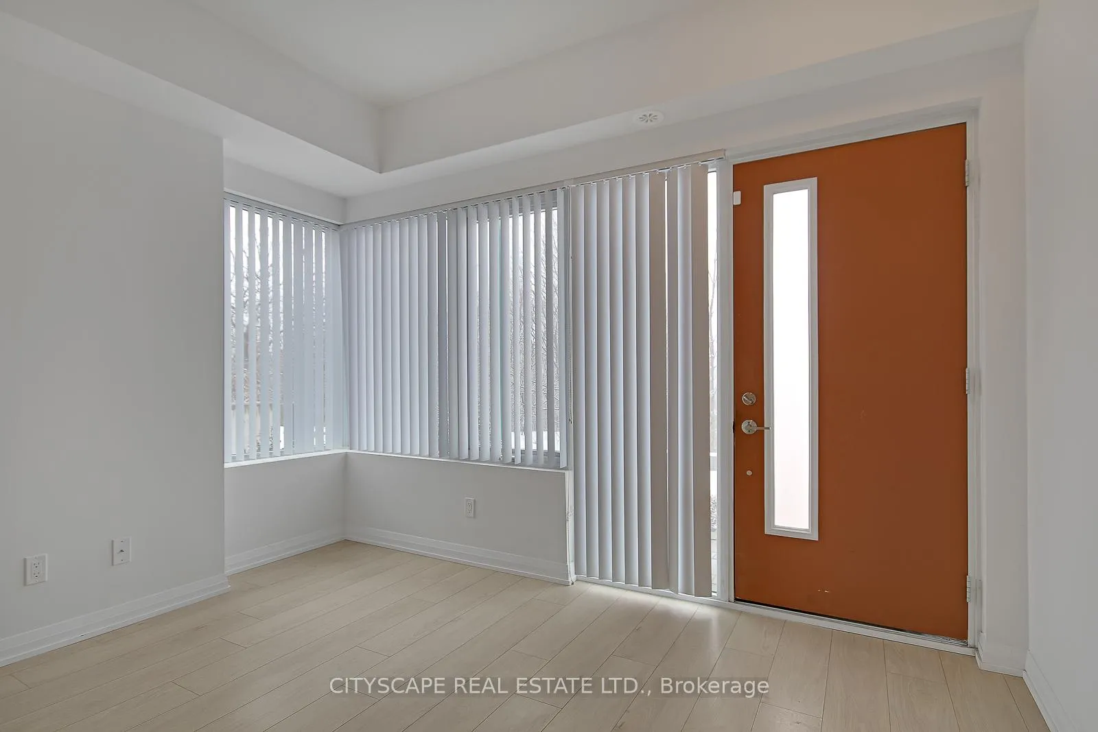 Photo 7 of Unit TH 53, 1020 Portage Parkway, Vaughan, Concord — HOMEH