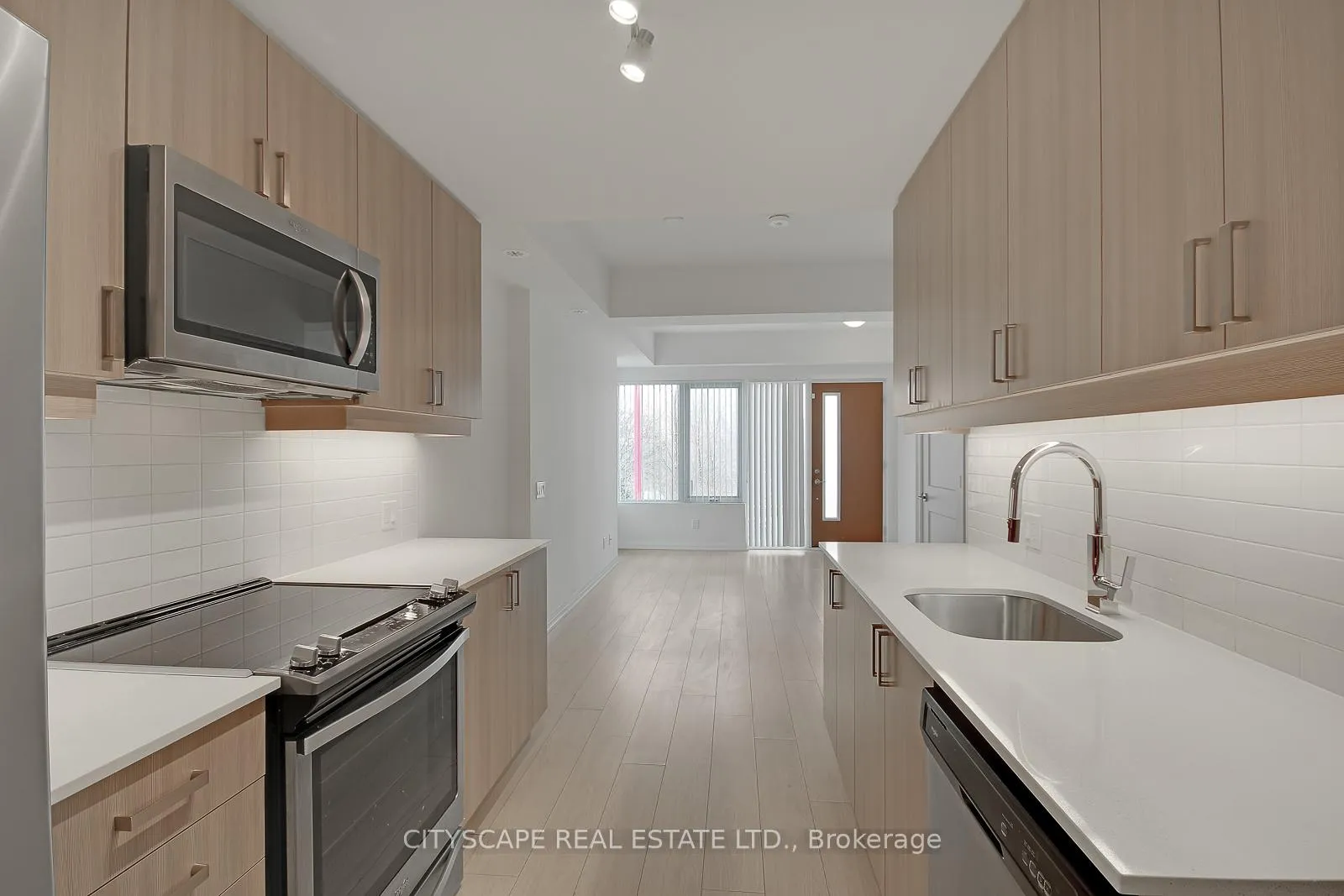 Photo 11 of Unit TH 53, 1020 Portage Parkway, Vaughan, Concord — HOMEH
